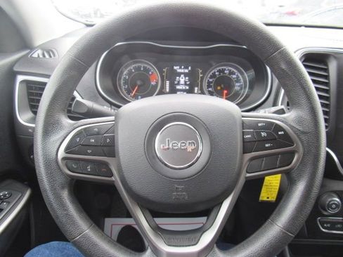 Used 2019 Jeep Cherokee Latitude w/ Popular Appearance Group image 13