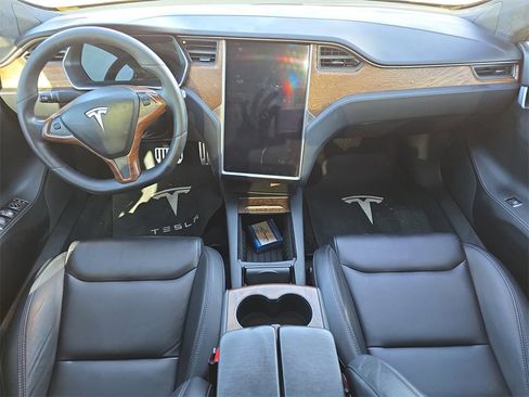 Used 2020 Tesla Model S Long Range image 9