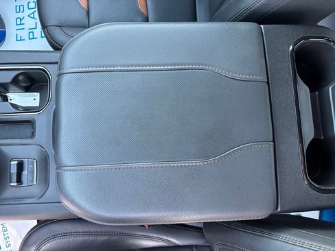 Used 2024 GMC Sierra 1500 AT4 w/ Technology Package AWD/4WD image 35