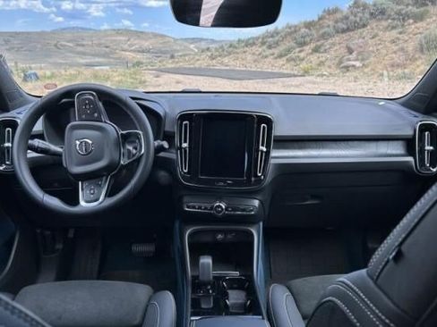 Used 2023 Volvo XC40 Recharge Plus w/ Protection Package Premier AWD/4WD image 5