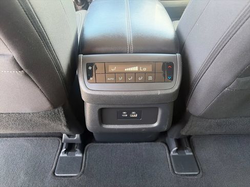 Used 2024 Nissan Pathfinder SV AWD/4WD image 39
