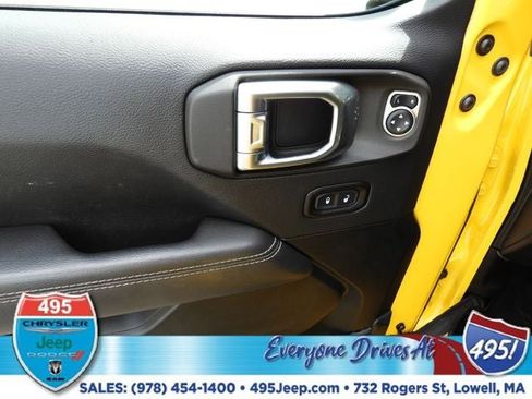 Used 2021 Jeep Wrangler Unlimited Sahara w/ Dual Top Group image 15