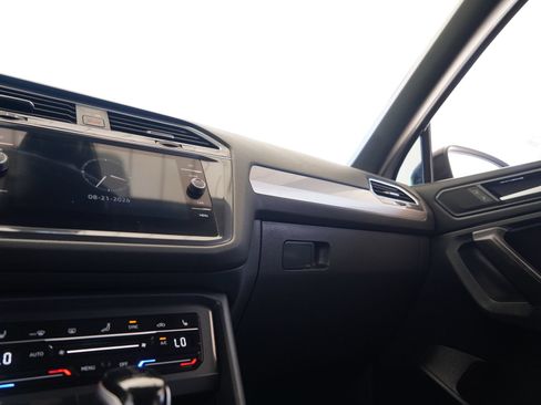Certified 2024 Volkswagen Tiguan SE R-Line FWD image 17