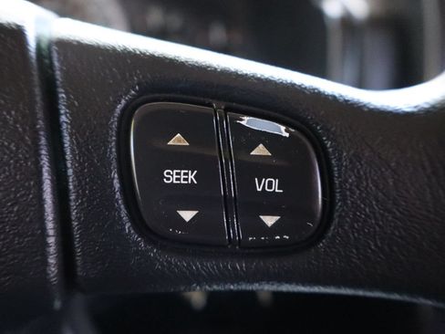 Used 2005 HUMMER H2 SUT w/ Preferred Equipment Group AWD/4WD image 32