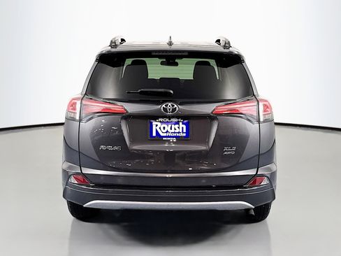 Used 2018 Toyota RAV4 XLE image 6