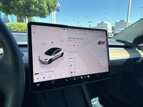 Used 2023 Tesla Model 3 Standard Range RWD image 16