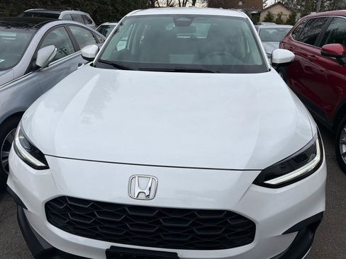 Used 2023 Honda HR-V LX image 2