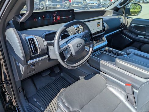 Certified 2025 Ford Expedition Platinum w/ Stealth Performance Package AWD/4WD image 16