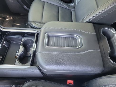 Used 2023 GMC Yukon XL Denali image 24