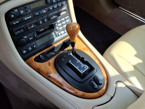 Used 2002 Jaguar XK8 Convertible RWD image 22