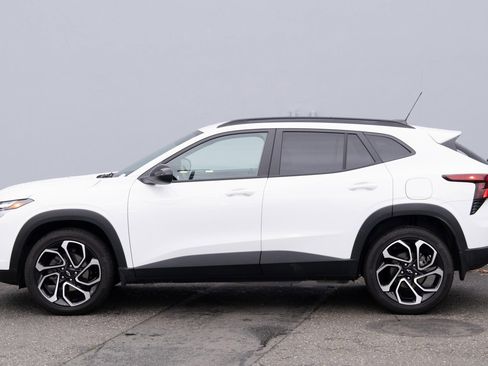 New 2025 Chevrolet Trax RS image 22