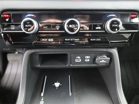 New 2025 Honda Pilot TrailSport image 3