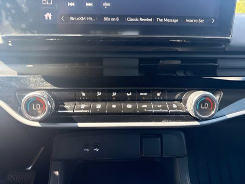 Used 2025 Honda Prologue Touring image 12