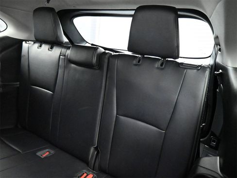 Used 2022 Toyota Highlander XLE image 20