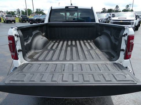 Used 2022 RAM 1500 Limited AWD/4WD image 17