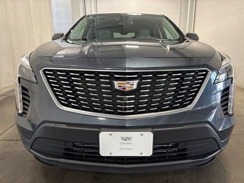 Used 2019 Cadillac XT4 Luxury w/ Cold Weather Package FWD image 2