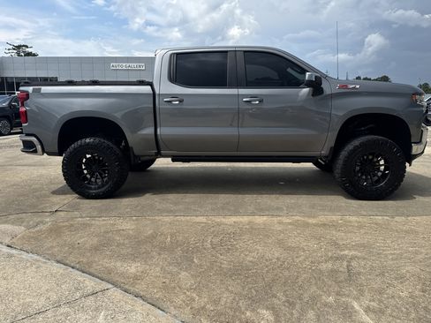 Used 2022 Chevrolet Silverado 1500 LT AWD/4WD image 4