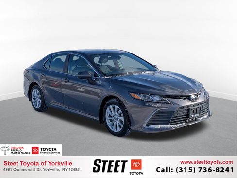 Used 2023 Toyota Camry LE image 1