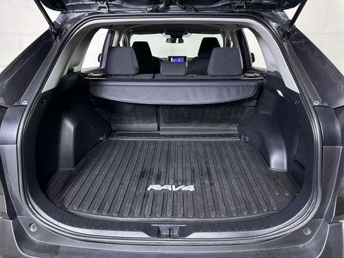 Used 2023 Toyota RAV4 LE AWD/4WD image 27