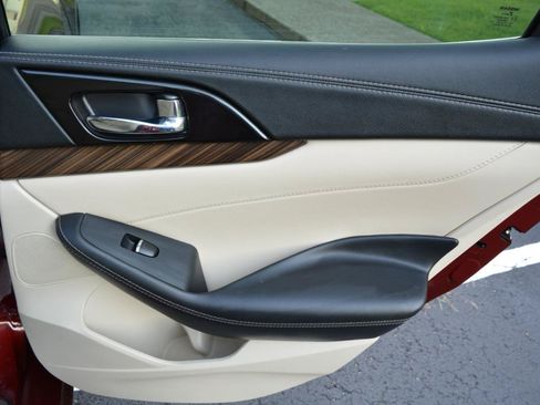 Used 2017 Nissan Maxima Platinum FWD image 13