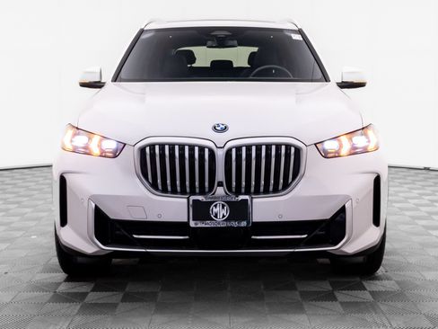 Used 2024 BMW X5 xDrive50e w/ Parking Assistance Package AWD/4WD image 10
