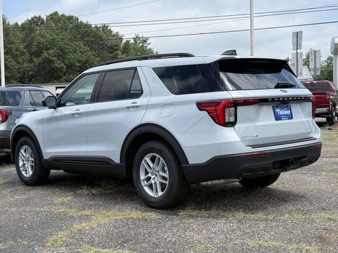 New 2026 Ford Explorer Active RWD image 7