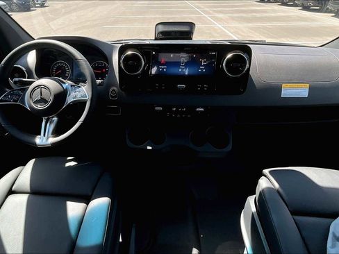 New 2025 Mercedes-Benz Sprinter 2500 image 5