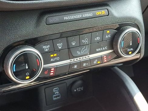 Used 2022 Ford Escape SE w/ SE Sport Appearance Package AWD/4WD image 22