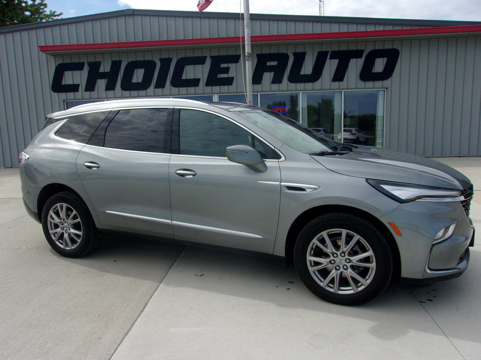 Used 2024 Buick Enclave Premium AWD/4WD image 2