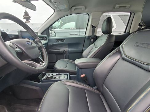 Used 2025 Ford Maverick Lobo AWD/4WD image 3