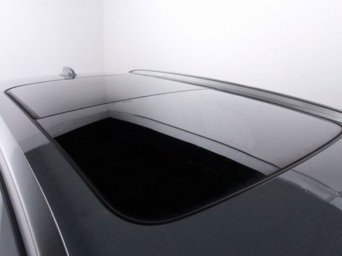 Certified 2025 Volvo XC40 B5 Core w/ Climate Package image 36