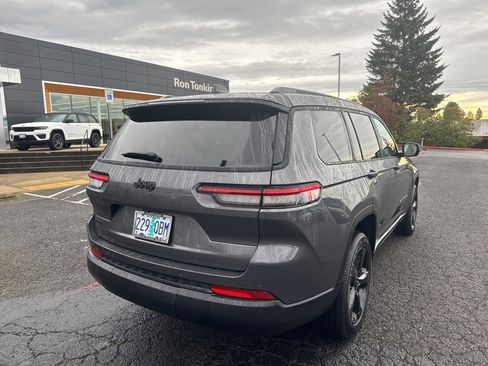 Used 2024 Jeep Grand Cherokee L Altitude image 7