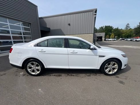 Used 2017 Ford Taurus SEL w/ Equipment Group 201A FWD image 4