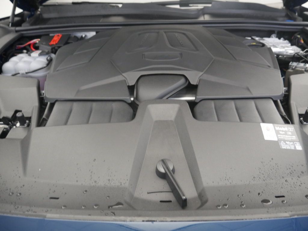 Certified 2026 Porsche Cayenne AWD/4WD image 12