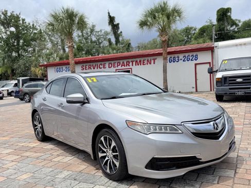 Used 2017 Acura TLX FWD image 2