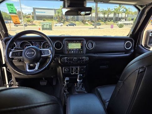 Used 2020 Jeep Gladiator Overland AWD/4WD image 15