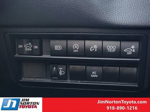 Used 2024 Toyota Tundra Limited image 24