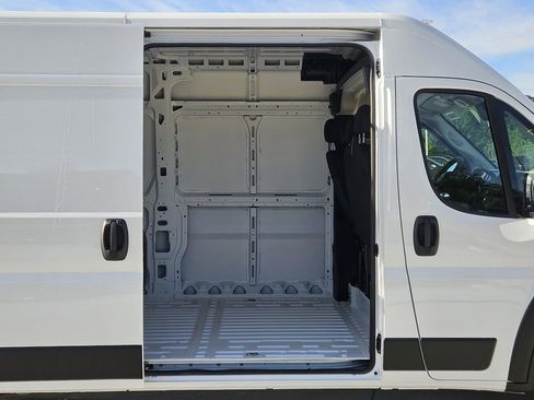 New 2026 RAM ProMaster 2500 w/ Convenience Group FWD image 33