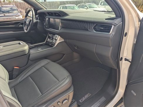 Used 2021 GMC Yukon Denali w/ Denali Ultimate Package image 18