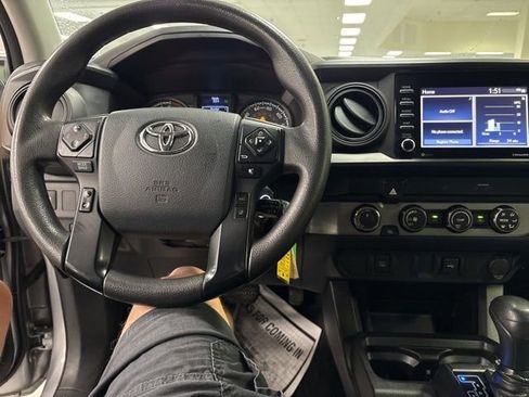 Used 2020 Toyota Tacoma SR AWD/4WD image 16