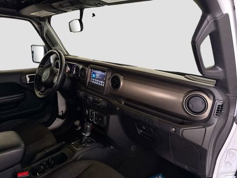 Used 2018 Jeep Wrangler Unlimited Sport S image 27