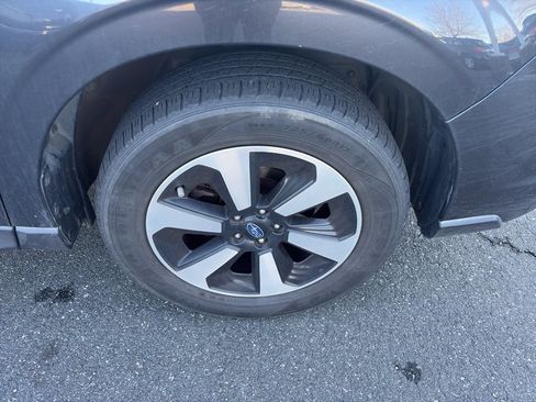 Used 2017 Subaru Forester 2.5i Premium w/ All-Weather Package image 9