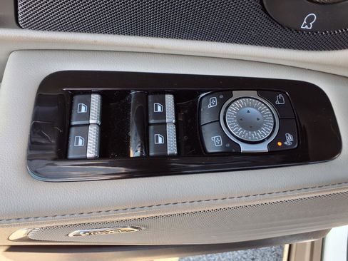 Certified 2025 Lincoln Nautilus Reserve image 27