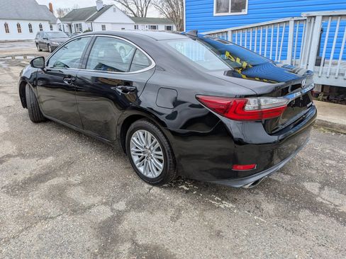 Used 2016 Lexus ES 350 w/ Premium Package w/Wood Trim FWD image 4