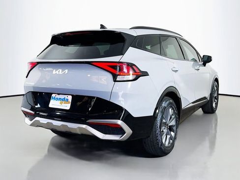 Used 2025 Kia Sportage SX image 8