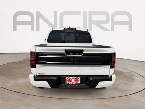Used 2025 Nissan Frontier Pro-X image 11