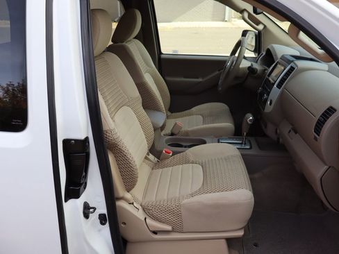 Used 2012 Nissan Frontier SV w/ SV Premium Utility Pkg image 22