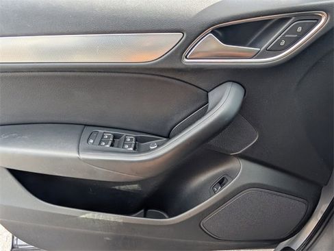 Used 2018 Audi Q3 2.0T Premium w/ Convenience Package image 32