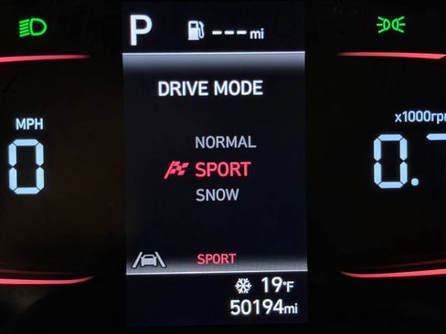 Used 2023 Hyundai Venue Limited image 49