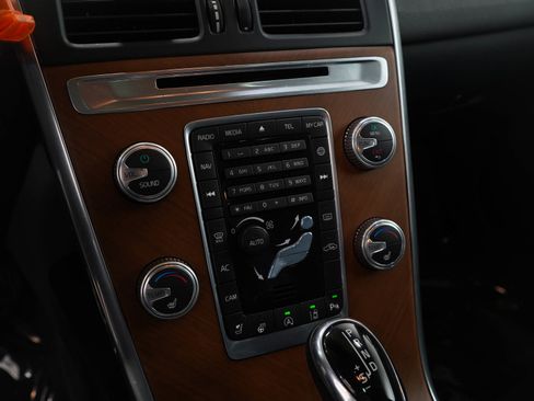 Used 2017 Volvo XC60 T6 Inscription w/ Advanced Package image 21